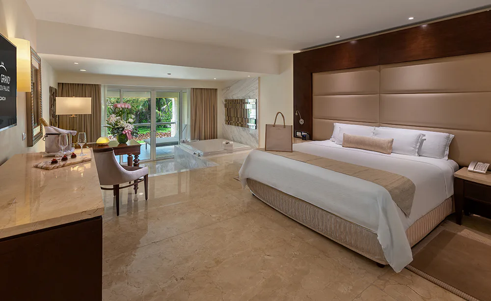 Grand Honeymoon Suite