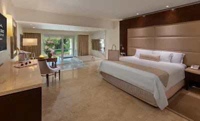 Grand Honeymoon Suite