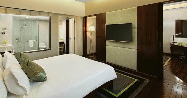 movenpick-hotel-hanoi-junior-suite-city-view-01_4910