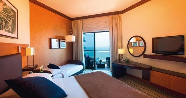 movenpick-hotel-jumeirah-beach-executive-with-partial-sea-view-01_1521