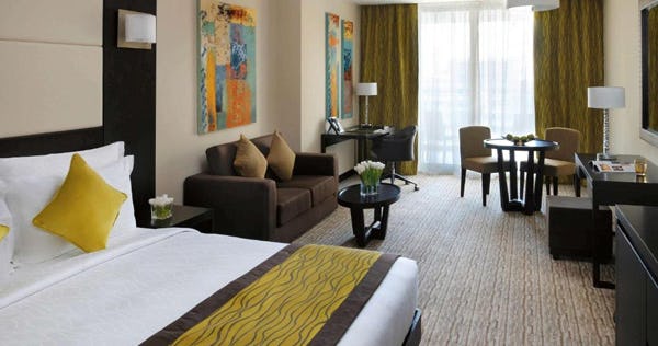 movenpick-hotel-jumeirah-lakes-towers-dubai-premium-suite_3157