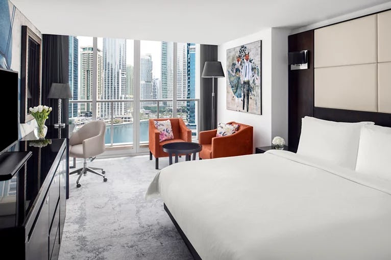 movenpick-hotel-jumeirah-lakes-towers-dubai-uae-superior-king-lake-view_3157