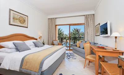 Classic Twin Pool View