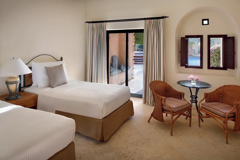 Premium Twin Pool View