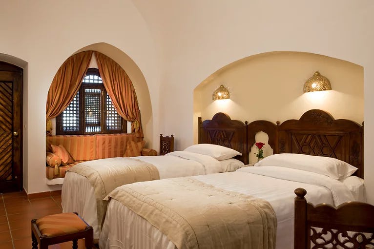 movenpick-resort-sharm-el-sheikh-egypt-classic-twin-partial-sea-view-01_7408