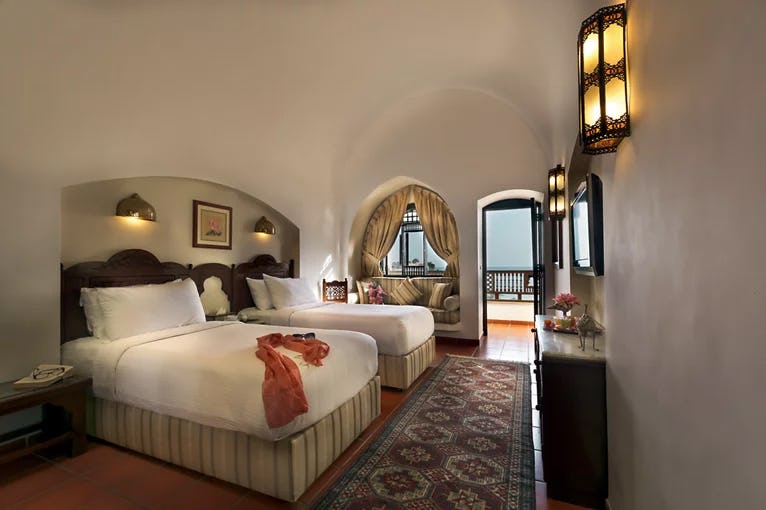 movenpick-resort-sharm-el-sheikh-egypt-deluxe-twin-ground-sea-view-01_7408