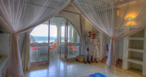 msambweni-beach-house-and-private-villa-master-room-two-01_9991