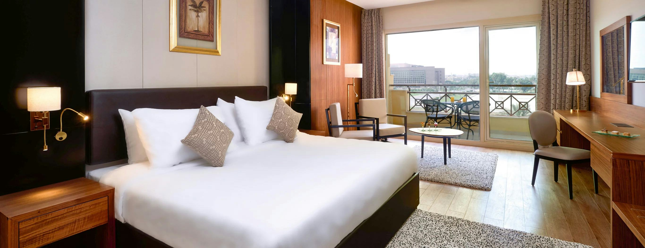 Executive Twin Media City View