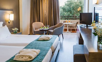 Deluxe Room Inland View