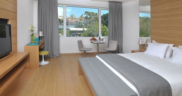 napa-plaza-hotel-cyprus-honeymoon-suite_12837