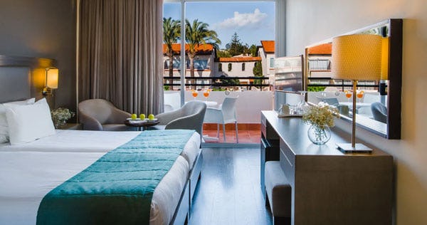 napa-plaza-hotel-cyprus-superior-rooms-pool-view_12837