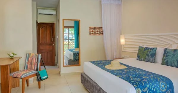 Deluxe Sea Side Room