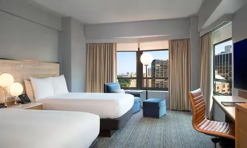 new-york-hilton-midtown-executive-suite-2-dbl-beds_832