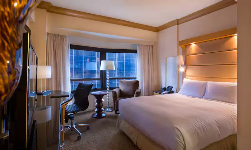new-york-hilton-midtown-urban-room-two-queen-bed_832