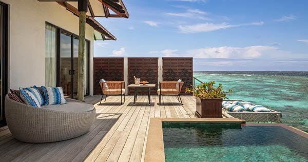 nh-collection-maldives-havodda-resort-over-water-pool-suite-01_12343