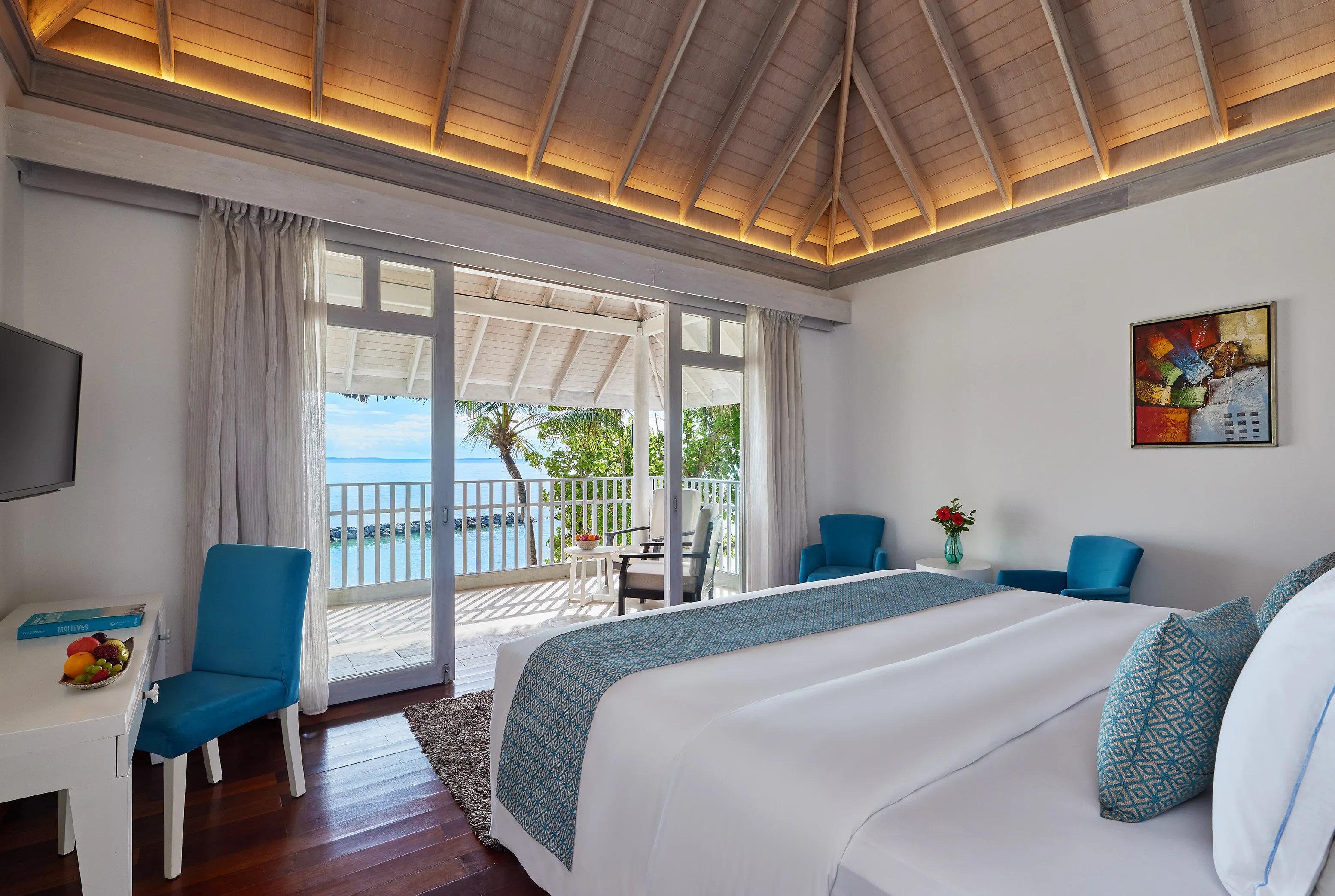 nh-maldives-kuda-rah-resort-beach-duplex-suite-with-private-pool-01_13187