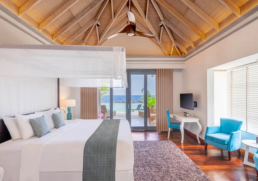 nh-maldives-kuda-rah-resort-beach-villa-with-private-pool-01_13187