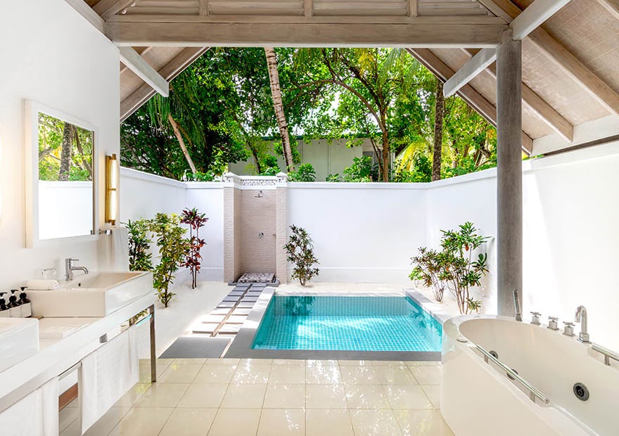 nh-maldives-kuda-rah-resort-beach-villa-with-private-pool-02_13187