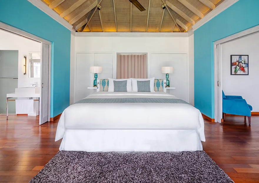 nh-maldives-kuda-rah-resort-over-water-suite-with-private-pool-02_13187