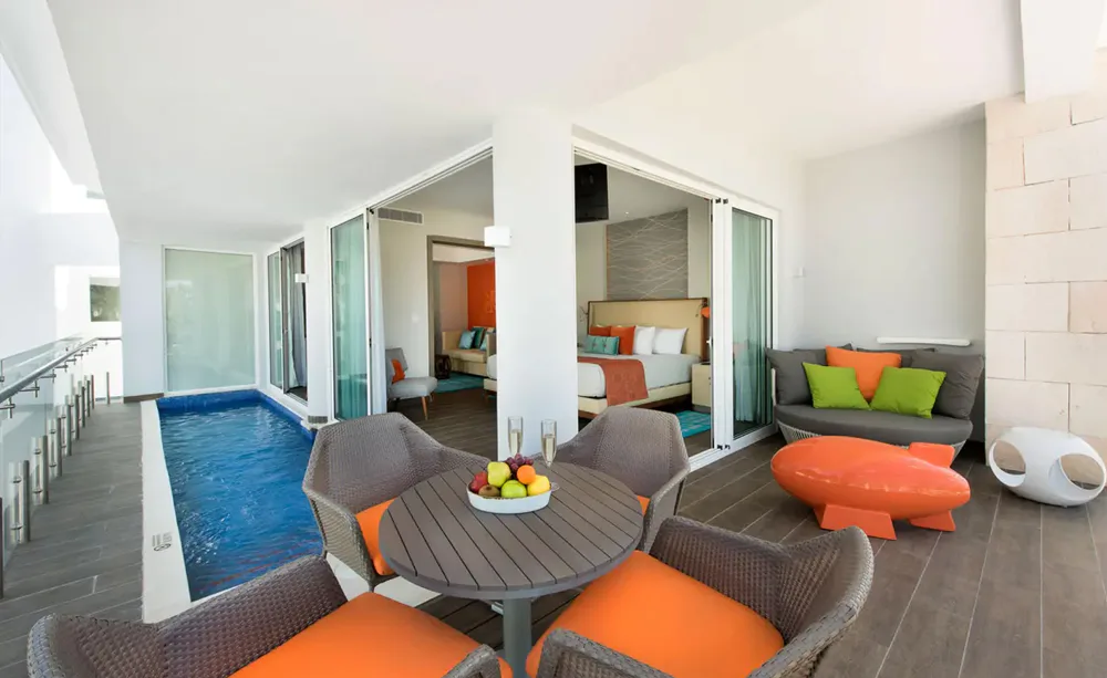 nickelodeon-hotels-and-resorts-punta-cana-by-karisma-swank-plunge-pool-suite_13464