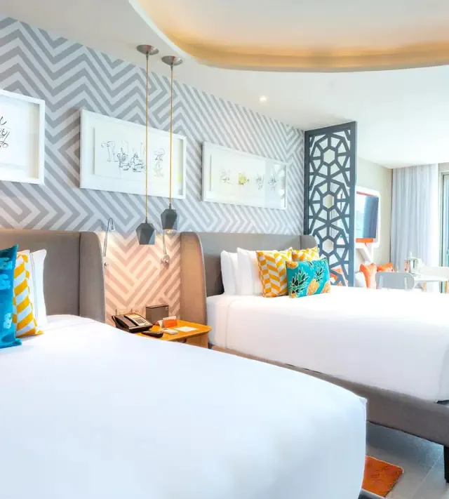 nickelodeon-resort-riviera-maya-mexico-penthouse-swim-up-oceanfront-queen-suite-01_13465