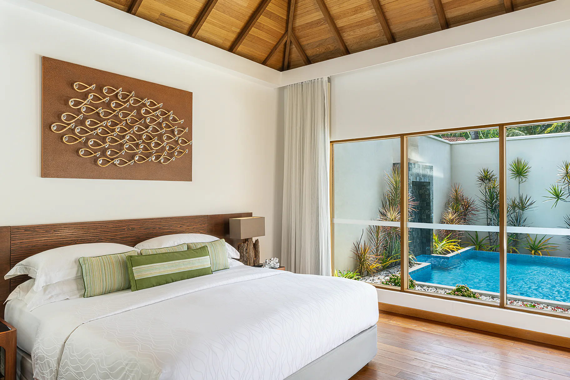 niva-kurumba-maldives-deluxe-pool-villa-01_13696