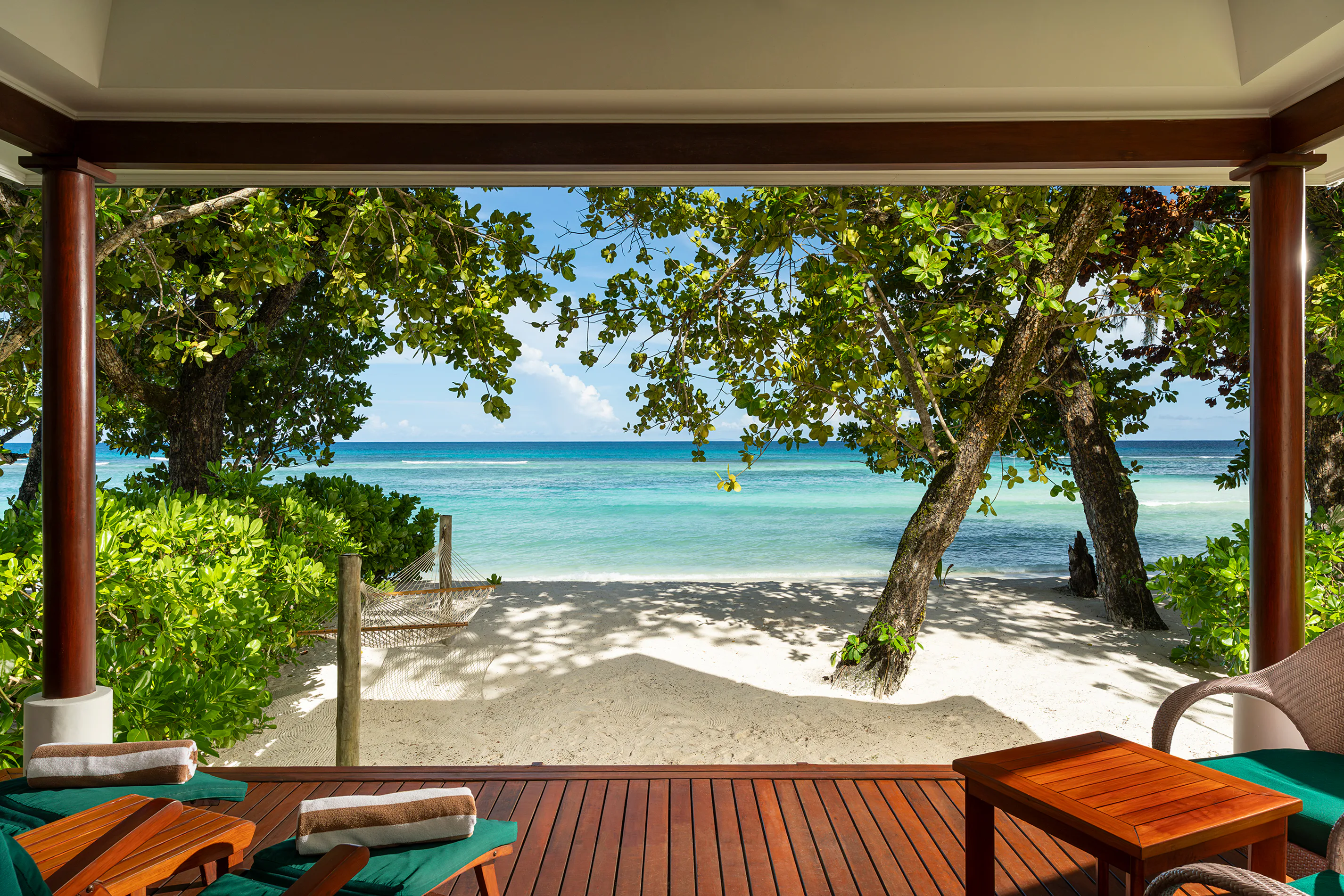 niva-labriz-seychelles-beach-villa-01_13720