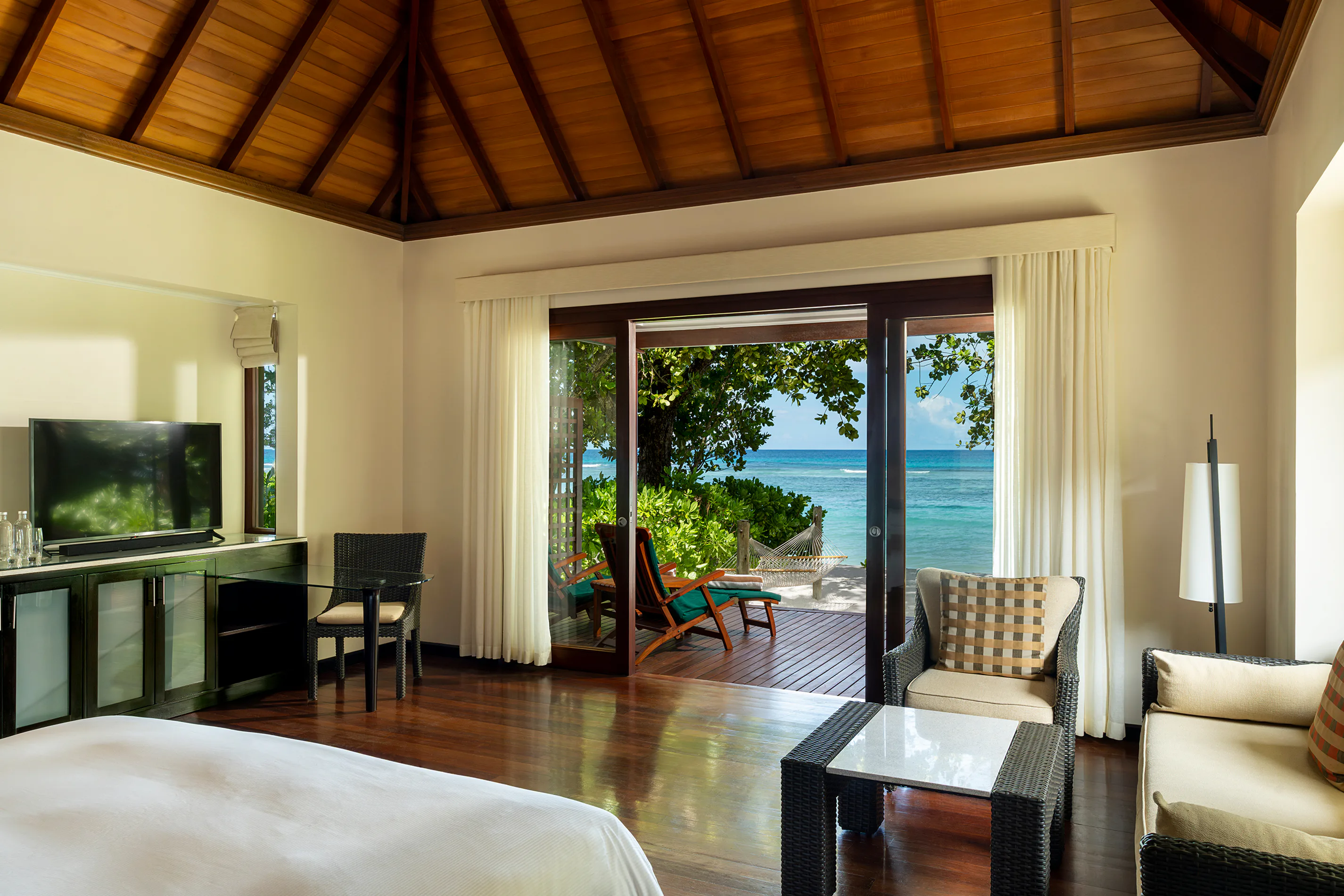 niva-labriz-seychelles-two-bedroom-beach-villas-01_13720