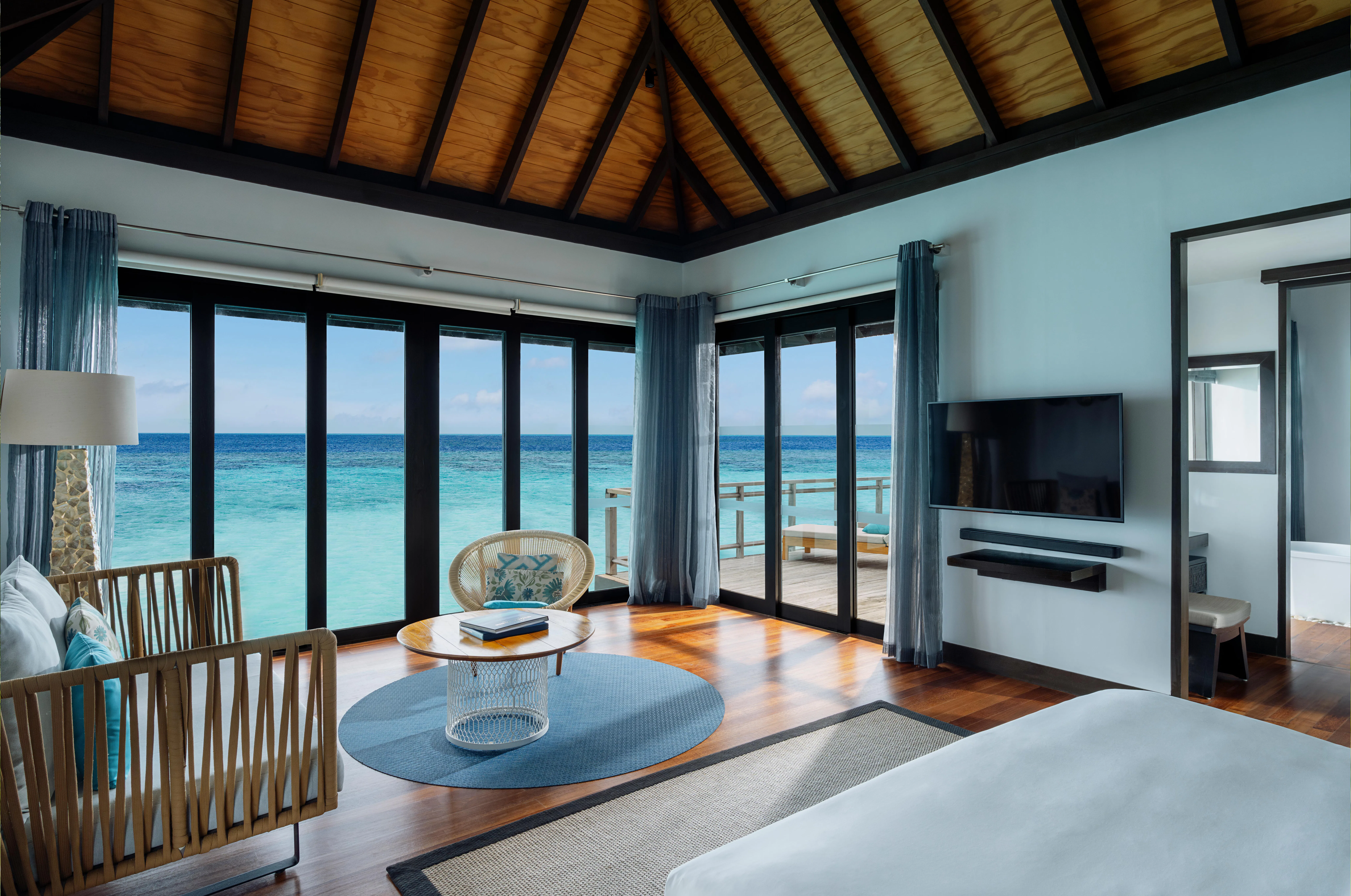 niva-velassaru-maldives-water-villa-01_13697