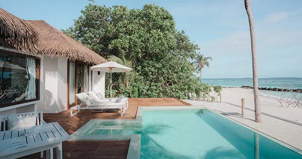 noku-maldives-beach-sunset-pool-villa-02_12306