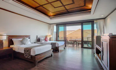 Deluxe Hillside Room