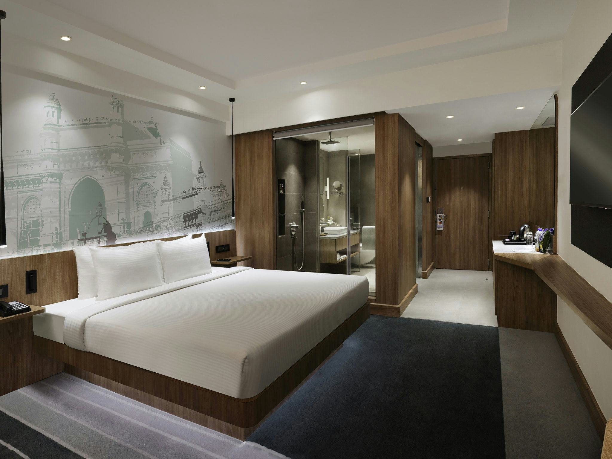 Premier King Bed City View