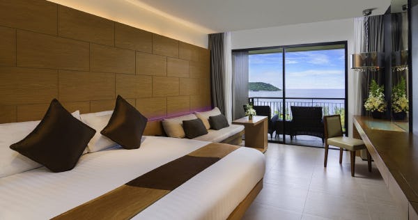 DELUXE ROOM, 43SQM, SEA VIEW, BALCONY, 1 KING BED