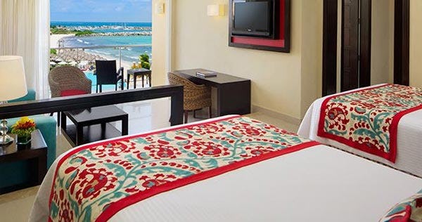now-jade-riviera-cancun-resort-and-spa-junior-suite-ocean-view-02_6634