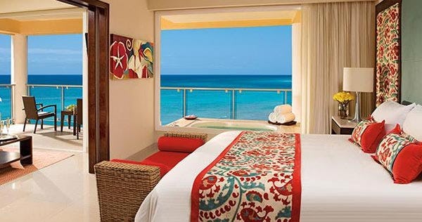 now-jade-riviera-cancun-resort-and-spa-preferred-club-suite-ocean-front-view-01_6634