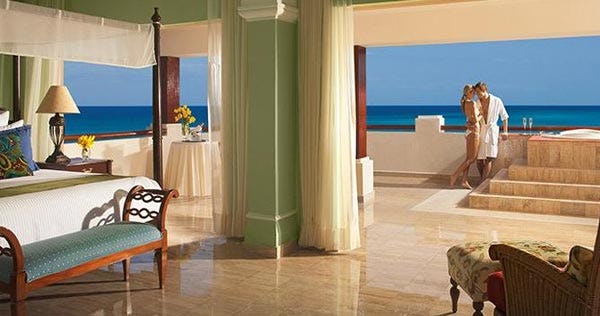 now-sapphire-riviera-cancun-preferred-club-governer-suite-ocean-view-01_6635
