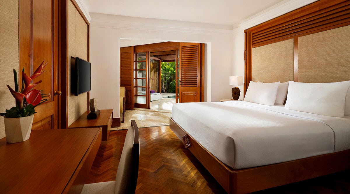 Batur Suite with 1 King size bed and 2 single beds
