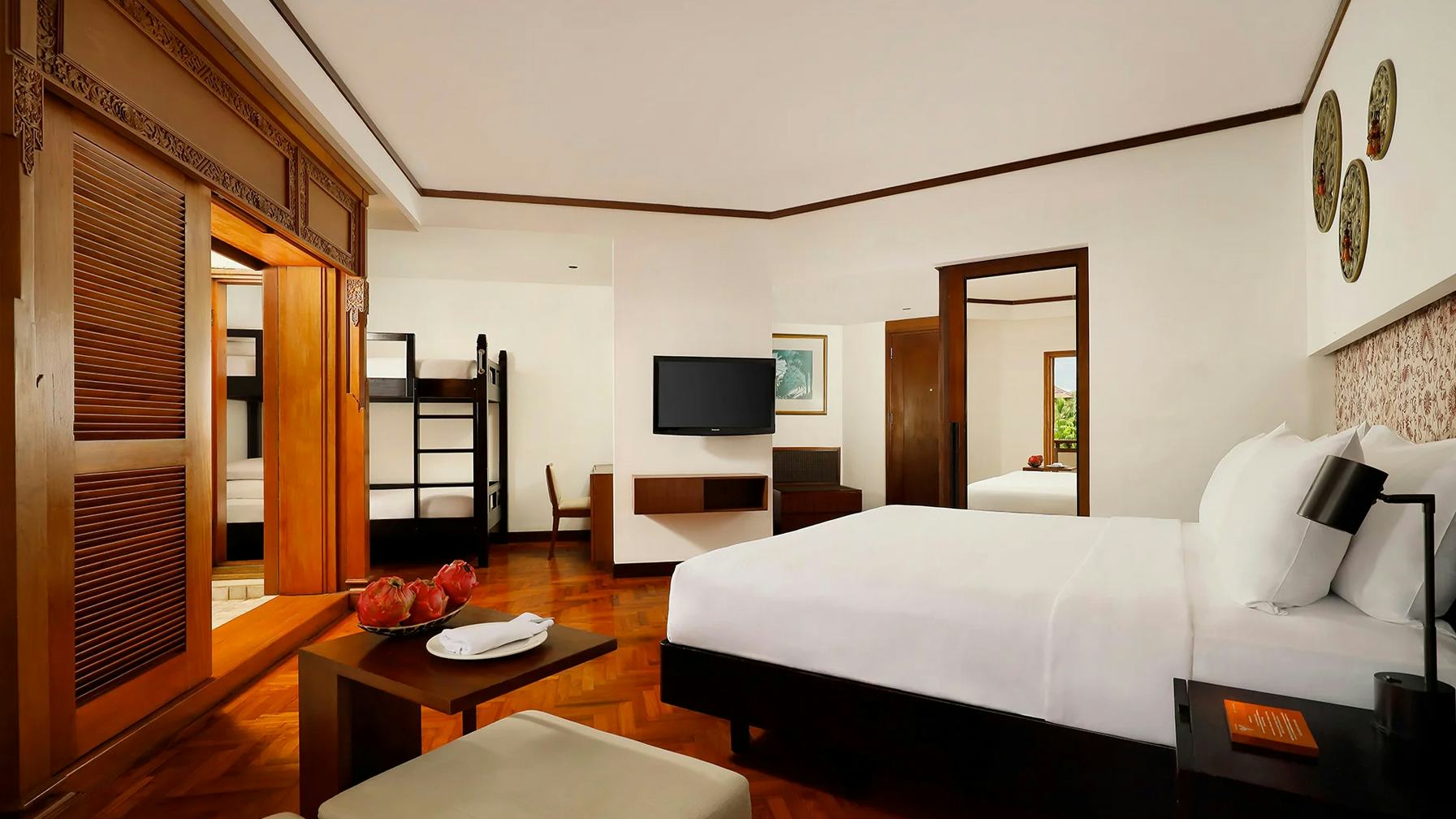 Family Room with 1 king-size bed and 1 bunk bed