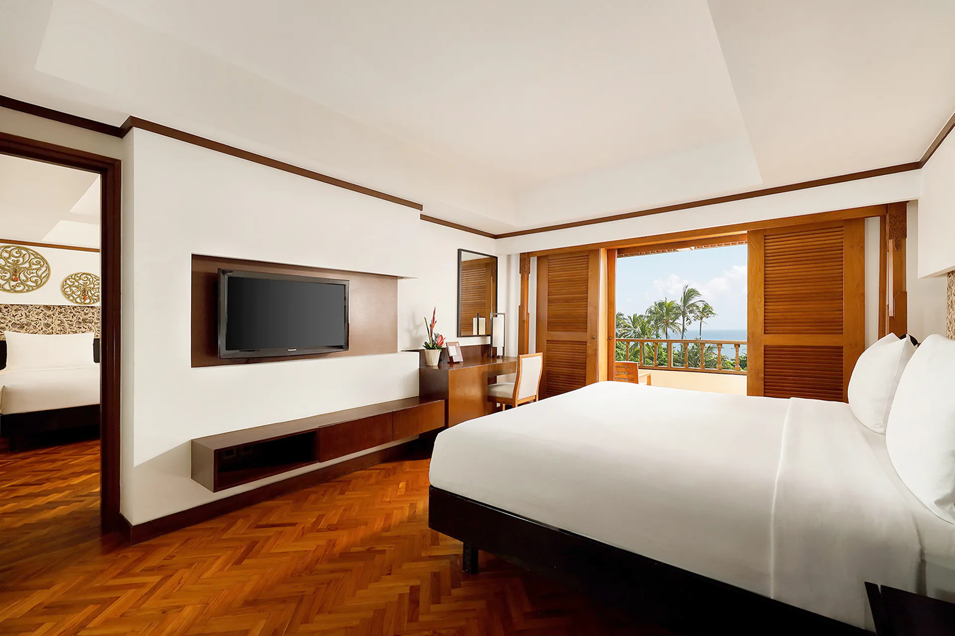 Family room with 1 king-size bed and 2 single beds