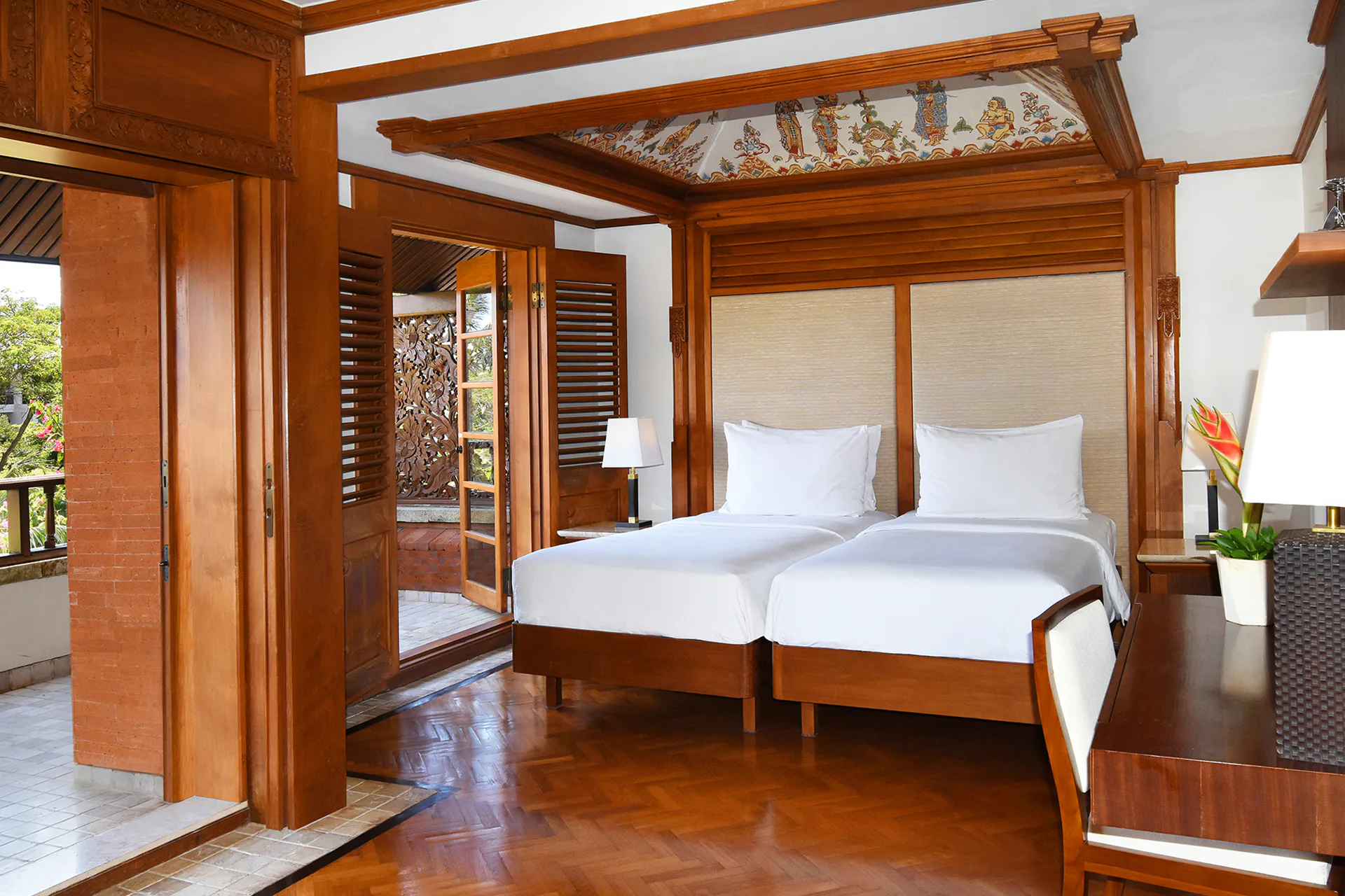Palace Club Suite with 2 single beds