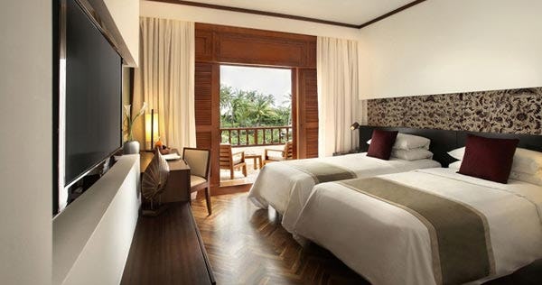 nusa-dua-beach-hotel-and-spa-deluxe-room-02_347