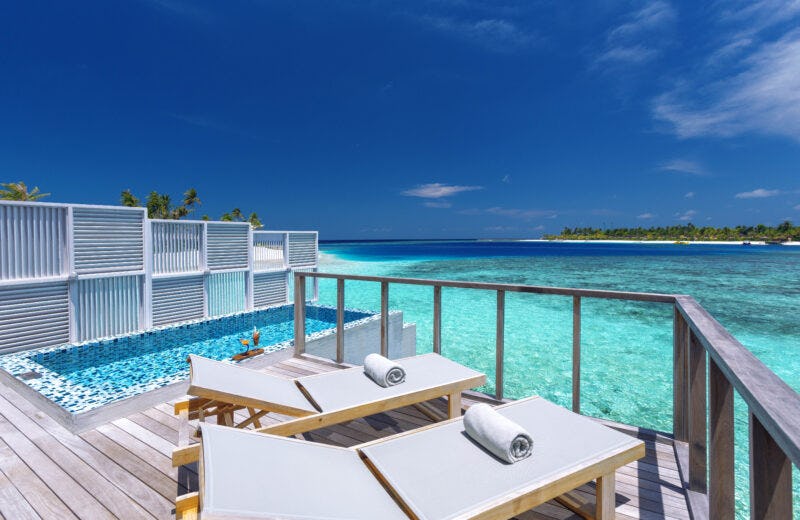 oblu-select-sangeli-maldives-water-villa-with-pool-01_9675