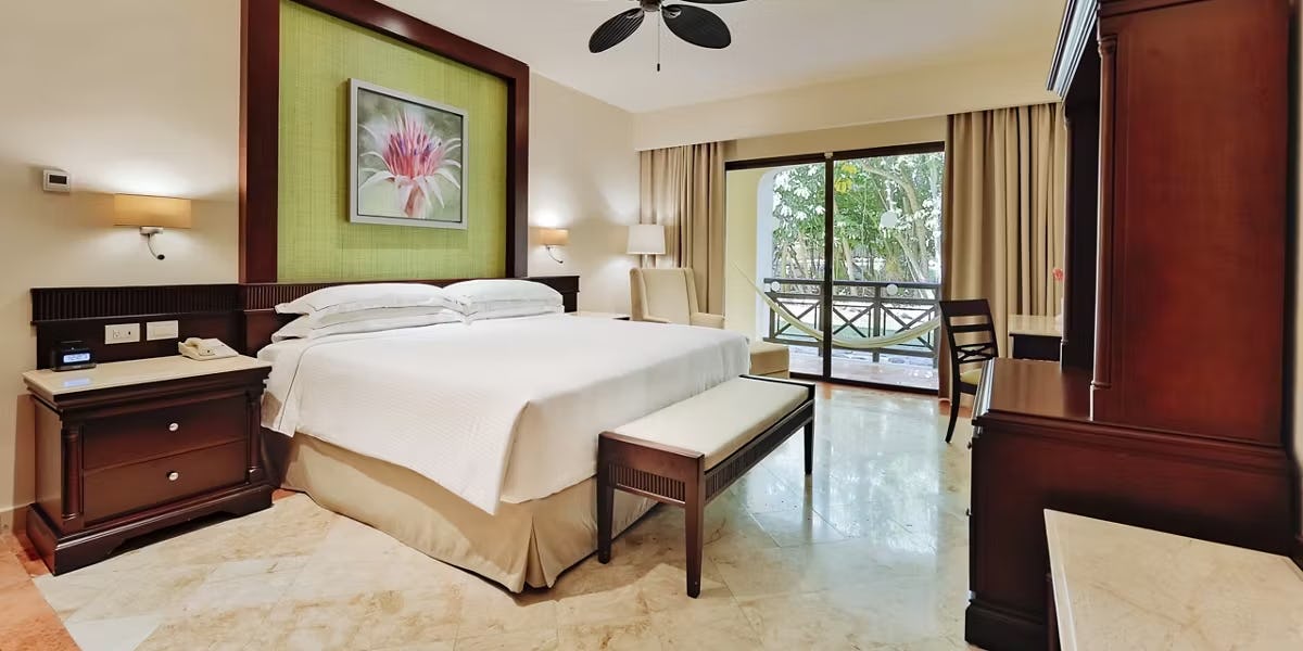 Royal Level Master Suite