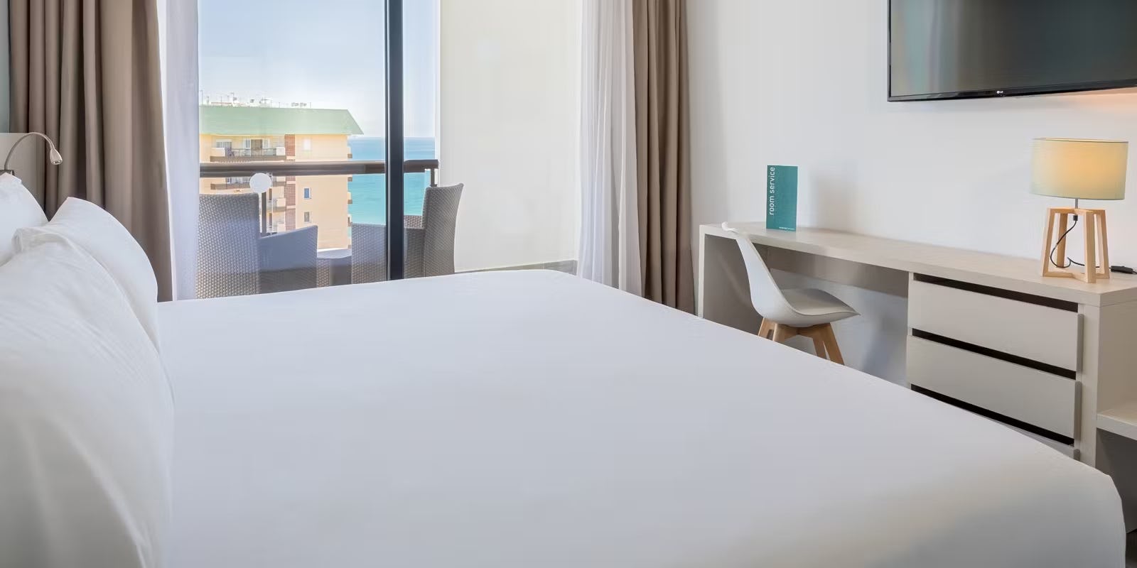 Superior Side Sea View