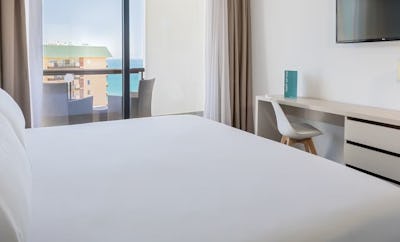 Superior Side Sea View