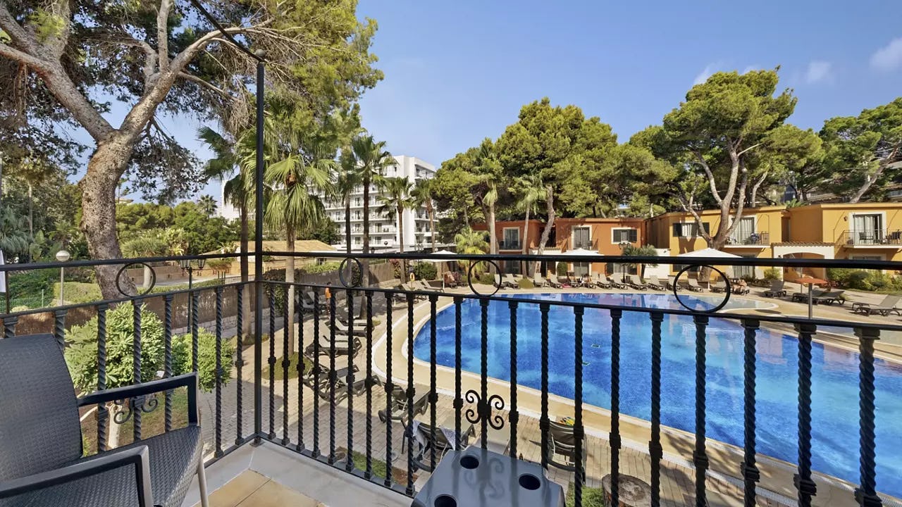 occidental-playa-de-palma-spain-deluxe-room-01_11450