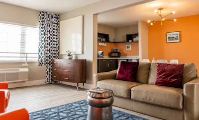 One Bedroom Queen Suite with Balcony