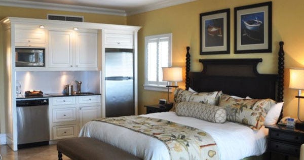 old-bahama-bay-resort-and-yacht-harbour-junior-suite-oceanview-02_11887