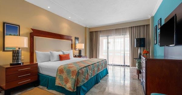 omni-cancun-hotel-and-viillas-premier-room-01_2110