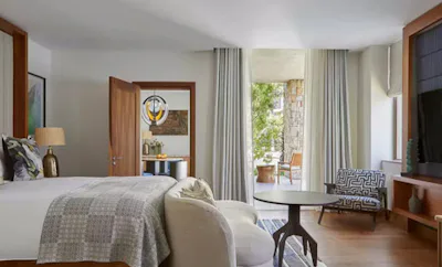 One-Bedroom Island Suite